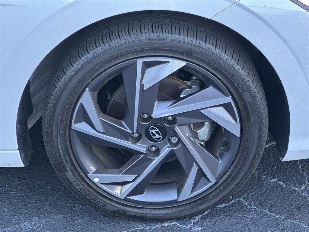 new 2025 Hyundai Elantra car, priced at $25,965