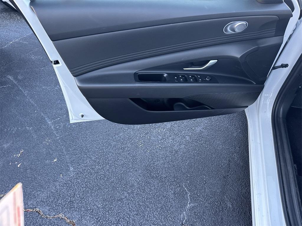 new 2025 Hyundai Elantra car, priced at $25,965