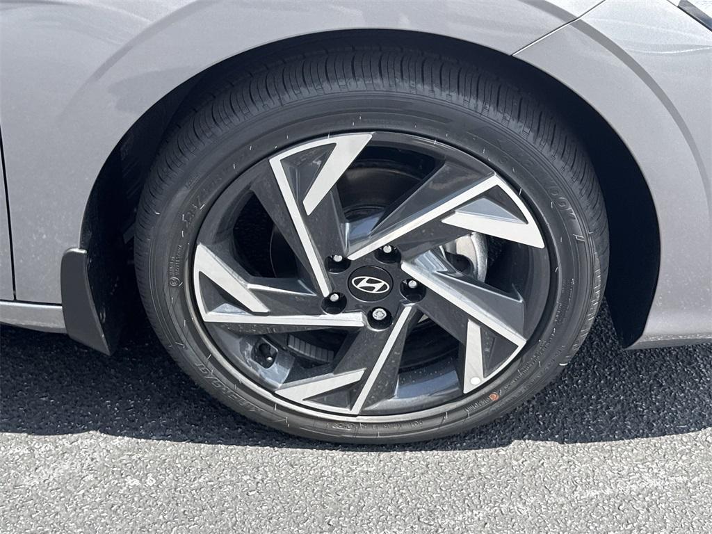 new 2025 Hyundai Elantra car, priced at $25,905