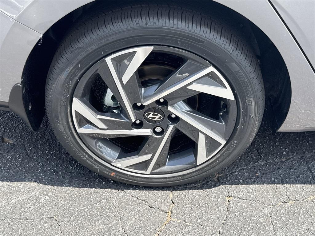 new 2025 Hyundai Elantra car, priced at $25,905