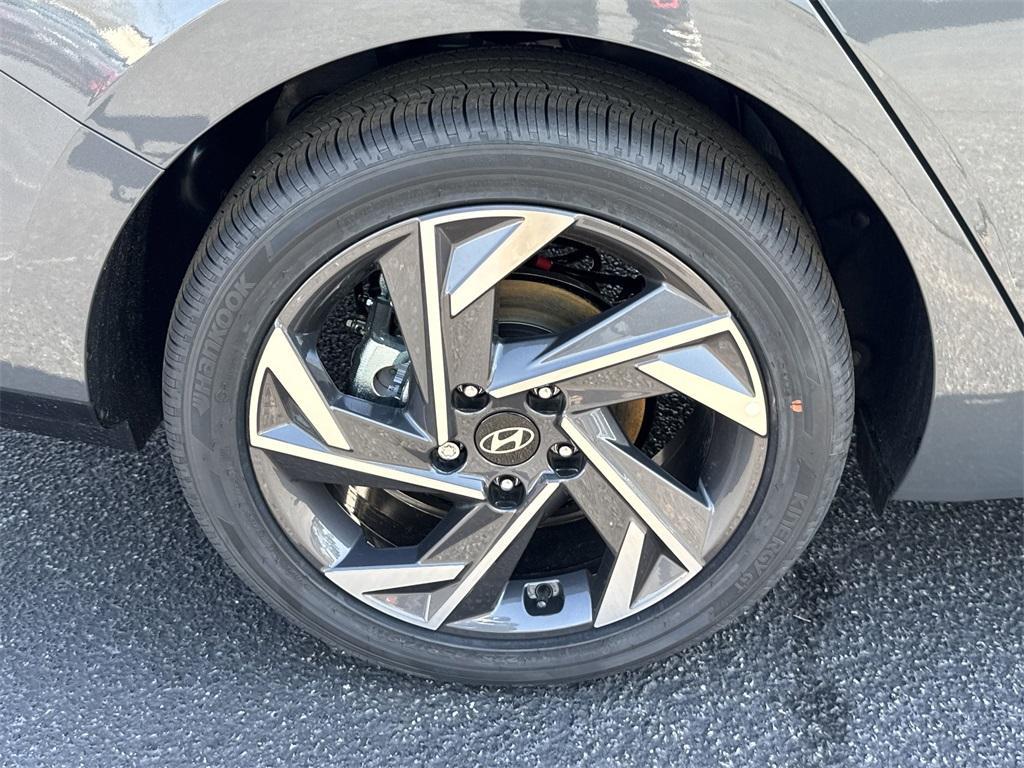 new 2025 Hyundai Elantra car, priced at $25,495