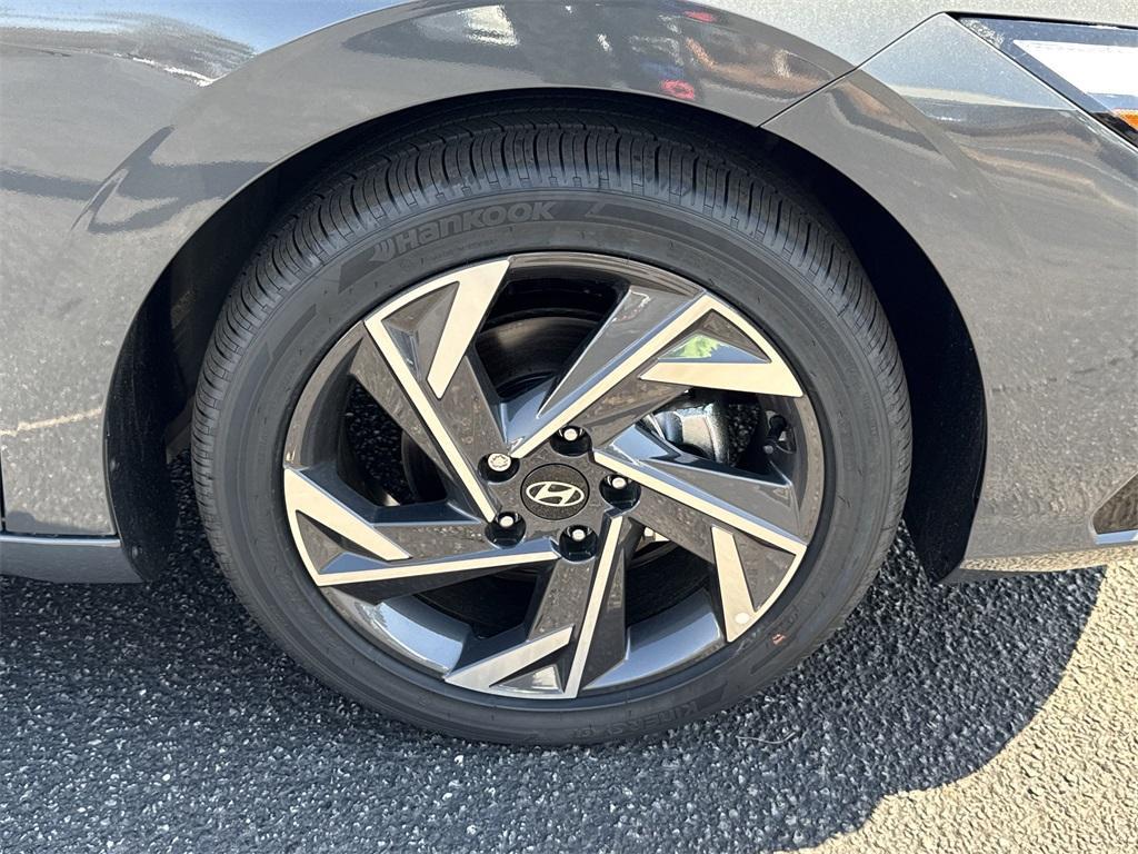 new 2025 Hyundai Elantra car, priced at $25,495
