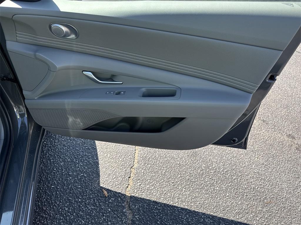 new 2025 Hyundai Elantra car, priced at $25,495