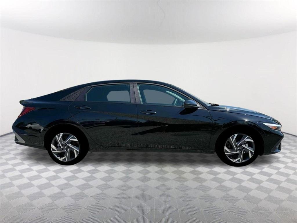 new 2025 Hyundai Elantra car