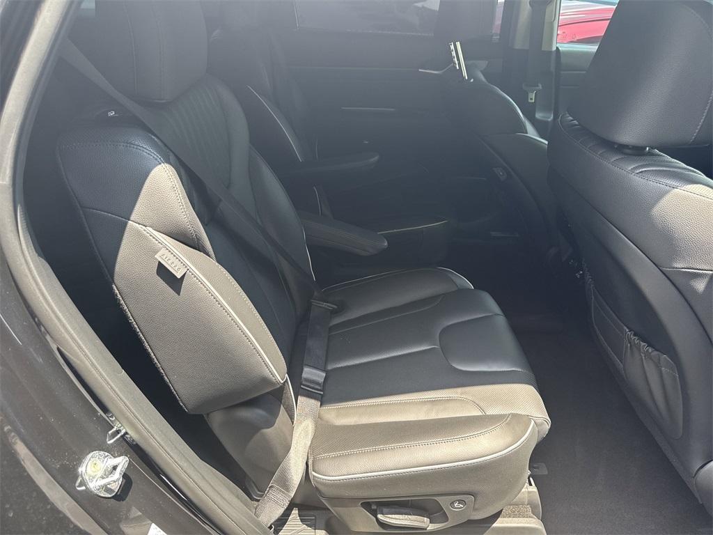 used 2023 Hyundai Palisade car, priced at $35,792