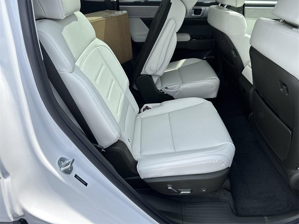 new 2025 Hyundai SANTA FE HEV car, priced at $50,309