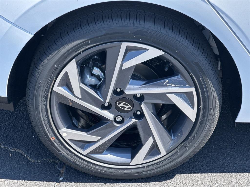 new 2025 Hyundai Elantra car, priced at $23,915