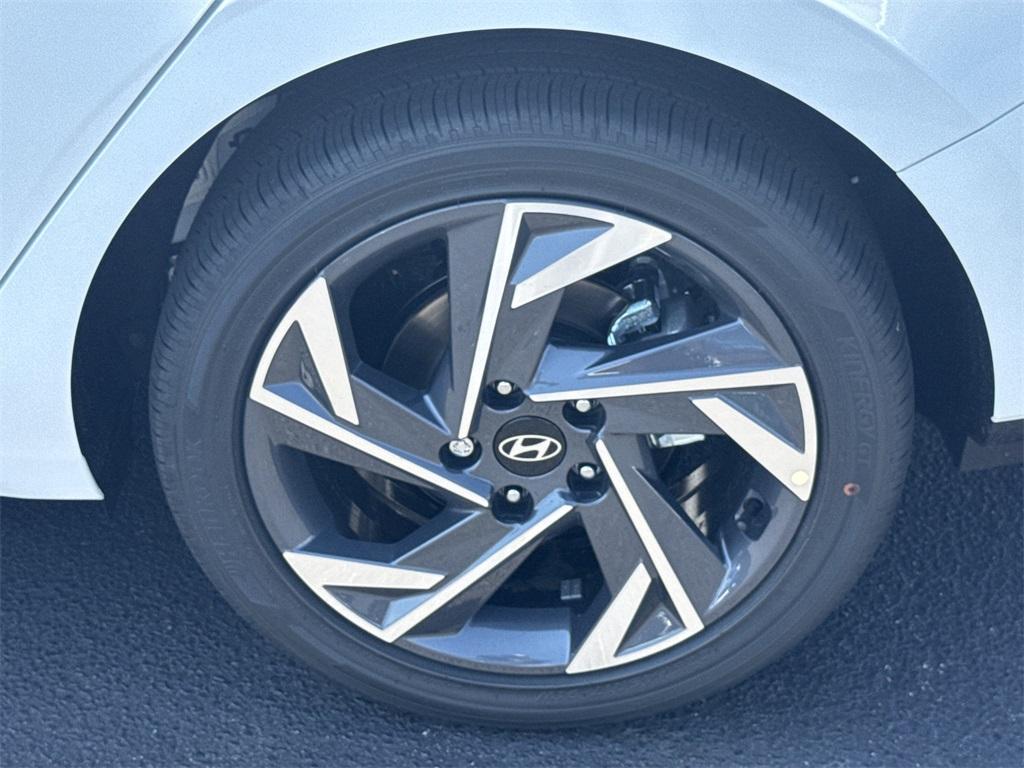 new 2025 Hyundai Elantra car, priced at $23,915