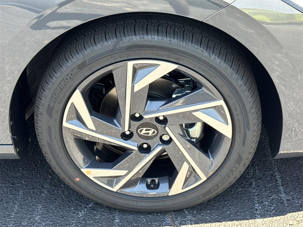 new 2025 Hyundai Elantra car, priced at $23,415