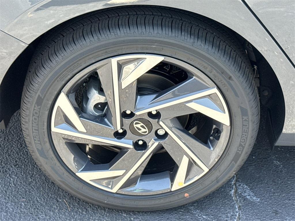 new 2025 Hyundai Elantra car, priced at $23,415