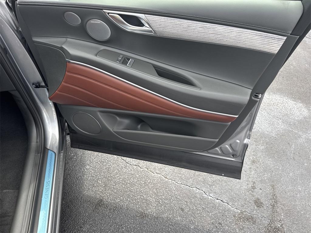 new 2025 Genesis GV80 car, priced at $82,925