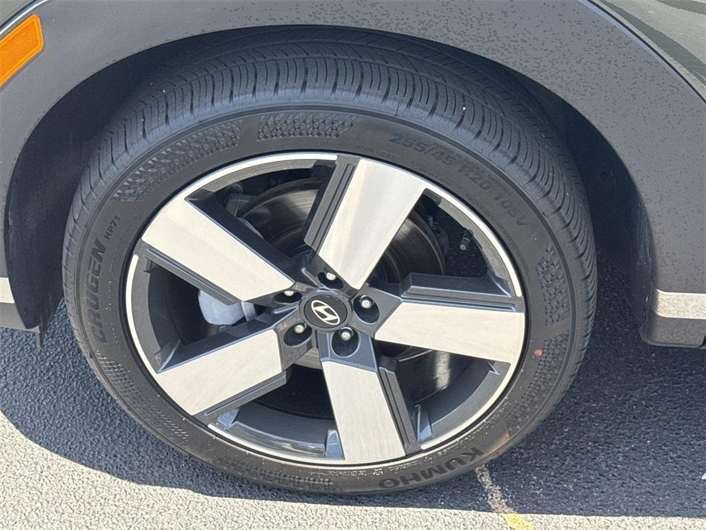 used 2025 Hyundai SANTA FE HEV car, priced at $38,996