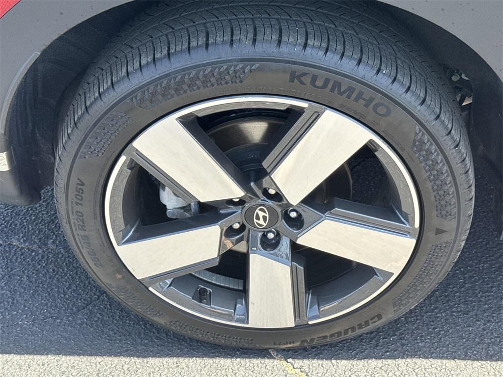 used 2025 Hyundai SANTA FE HEV car, priced at $38,996