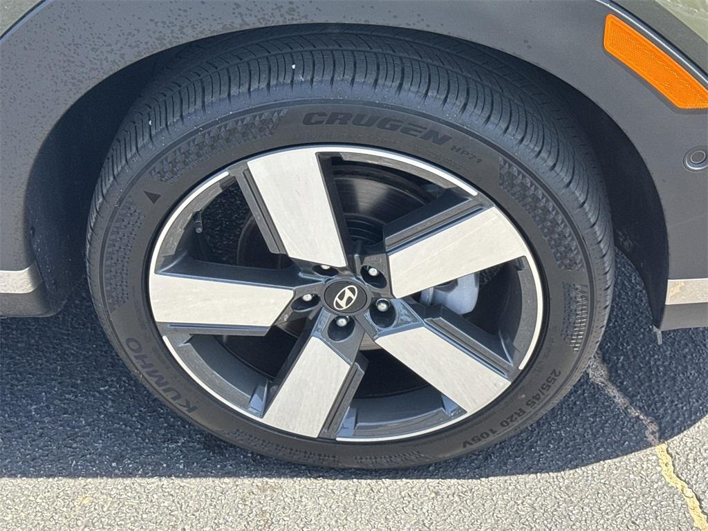 used 2025 Hyundai SANTA FE HEV car, priced at $38,996