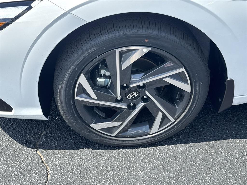 new 2025 Hyundai Elantra car, priced at $26,365