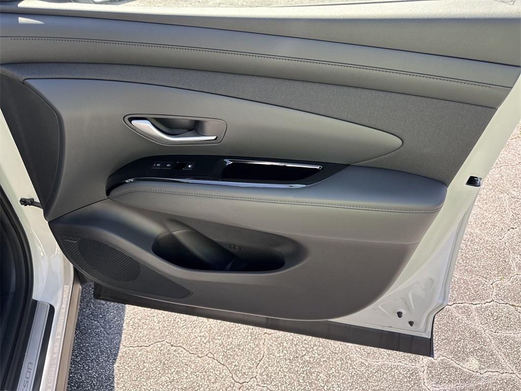 new 2025 Hyundai TUCSON Hybrid car, priced at $42,720