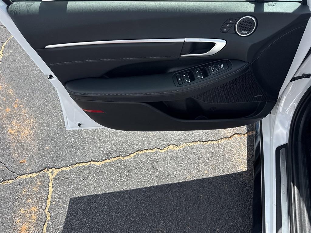 new 2025 Hyundai Sonata Hybrid car, priced at $38,250