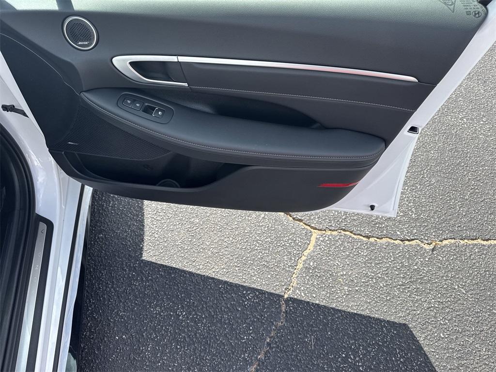 new 2025 Hyundai Sonata Hybrid car, priced at $38,250