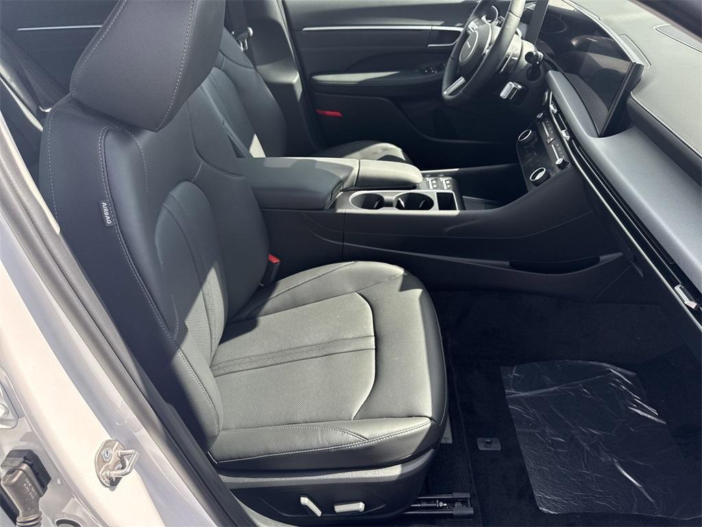 new 2025 Hyundai Sonata Hybrid car, priced at $38,250