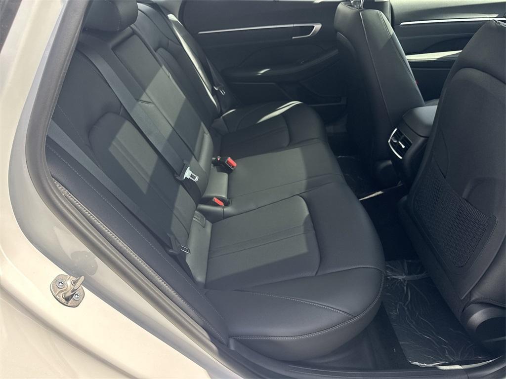 new 2025 Hyundai Sonata Hybrid car, priced at $38,250