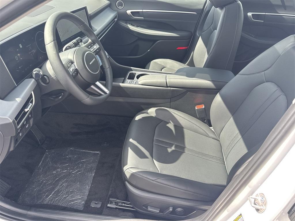 new 2025 Hyundai Sonata Hybrid car, priced at $38,250