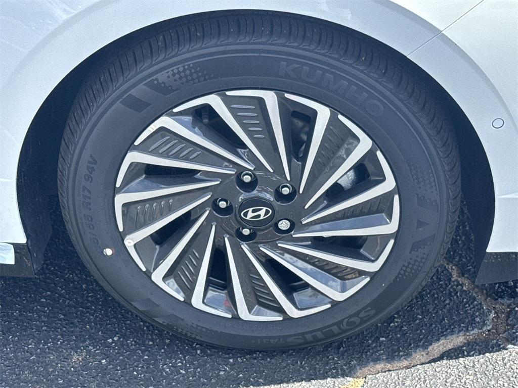 new 2025 Hyundai Sonata Hybrid car, priced at $38,250