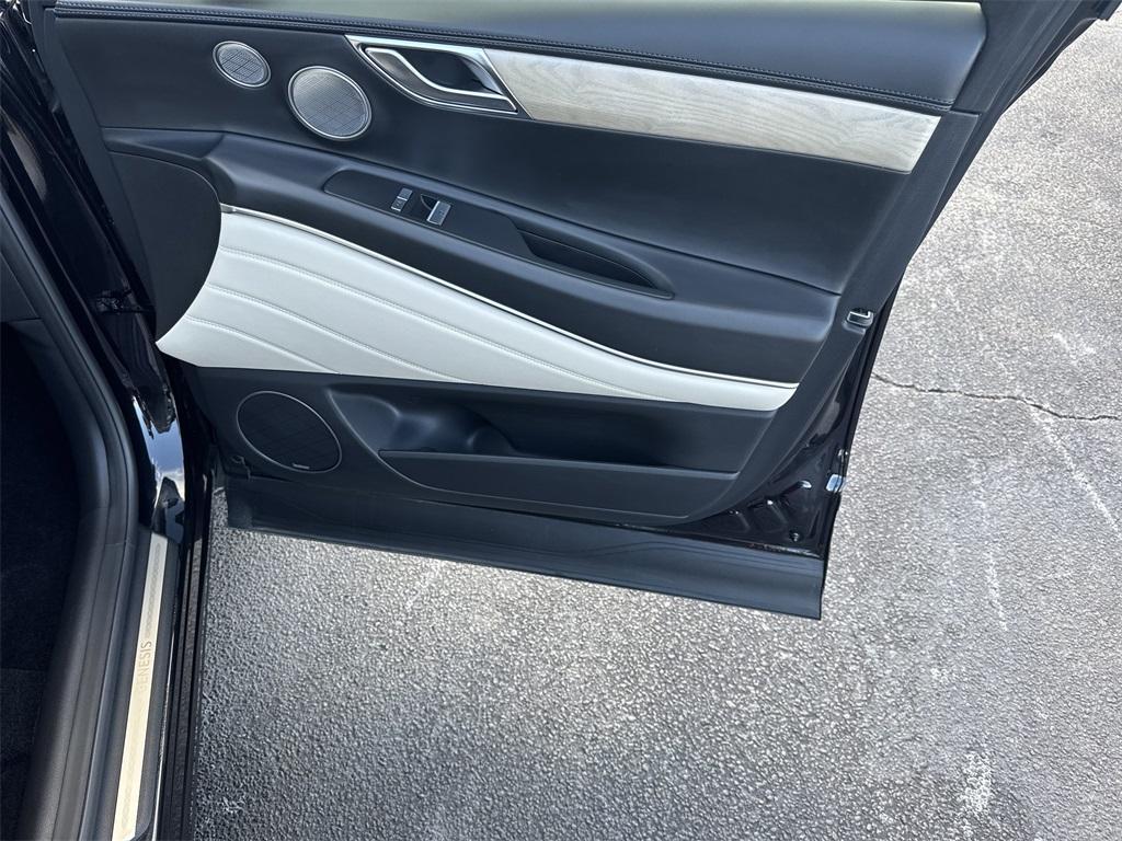 used 2021 Genesis GV80 car, priced at $32,991