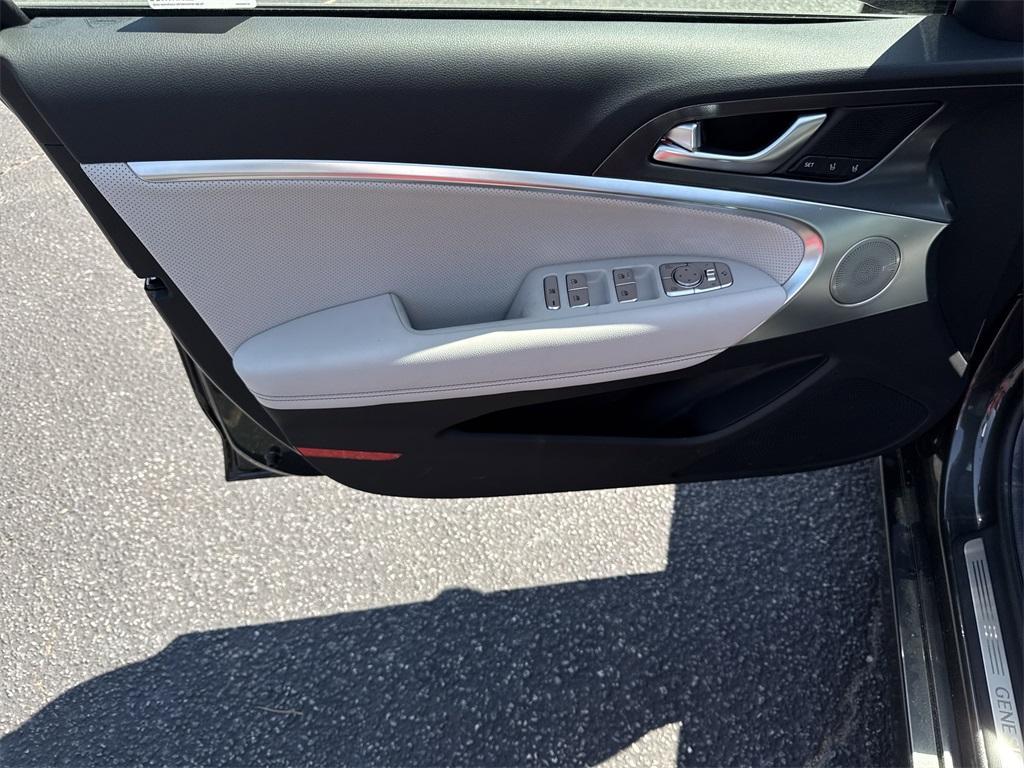 new 2025 Genesis G70 car, priced at $47,447