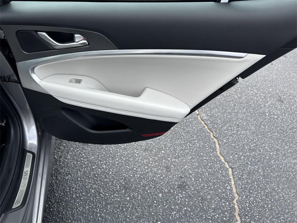 new 2025 Genesis G70 car, priced at $47,577