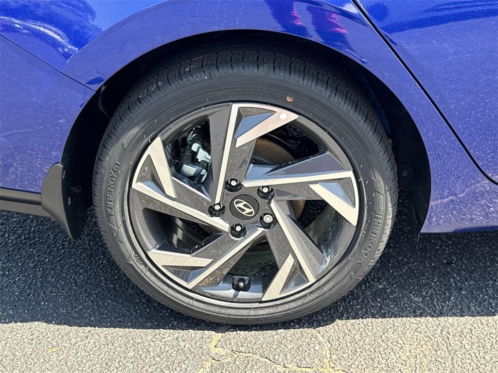 new 2025 Hyundai Elantra car, priced at $25,710