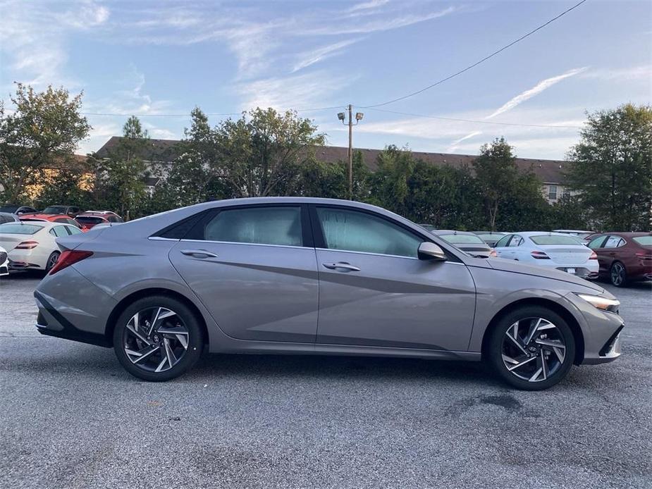 new 2025 Hyundai Elantra car, priced at $26,020