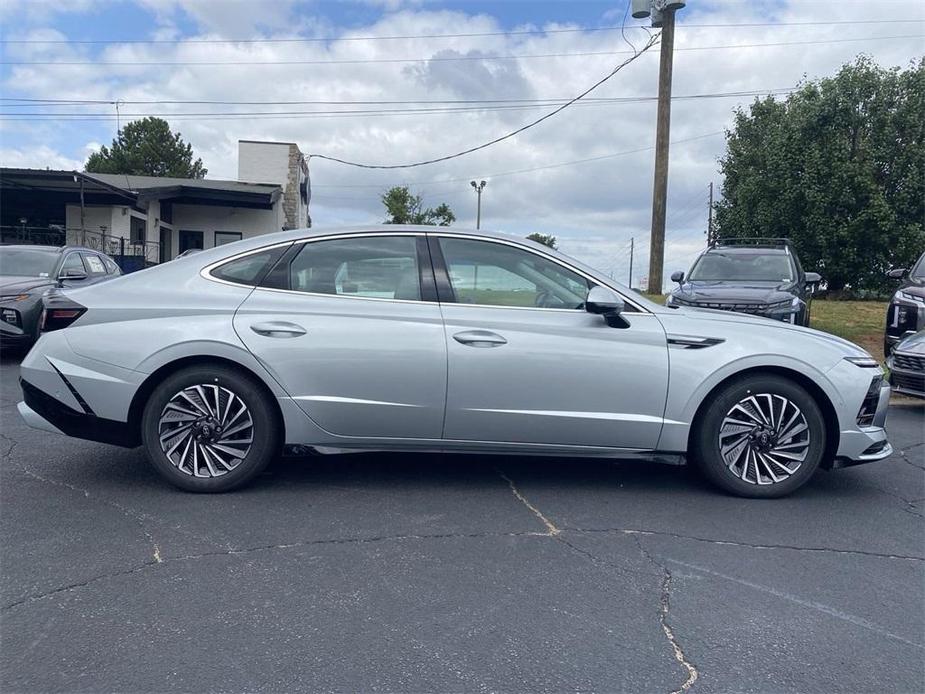 new 2025 Hyundai Sonata Hybrid car, priced at $38,190