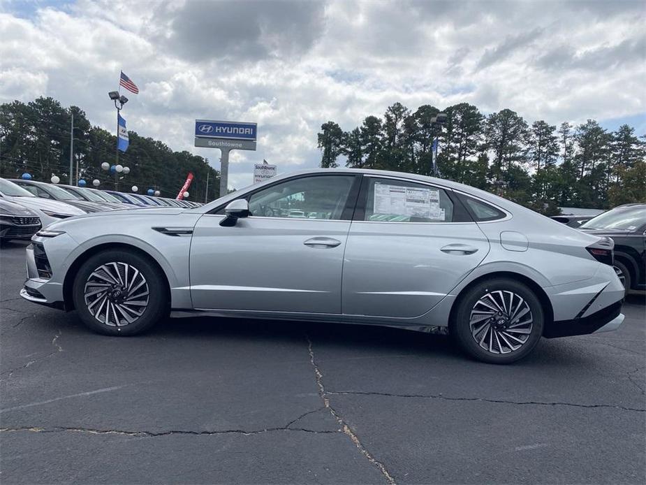 new 2025 Hyundai Sonata Hybrid car, priced at $38,190