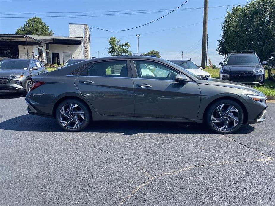 new 2024 Hyundai Elantra car, priced at $24,691