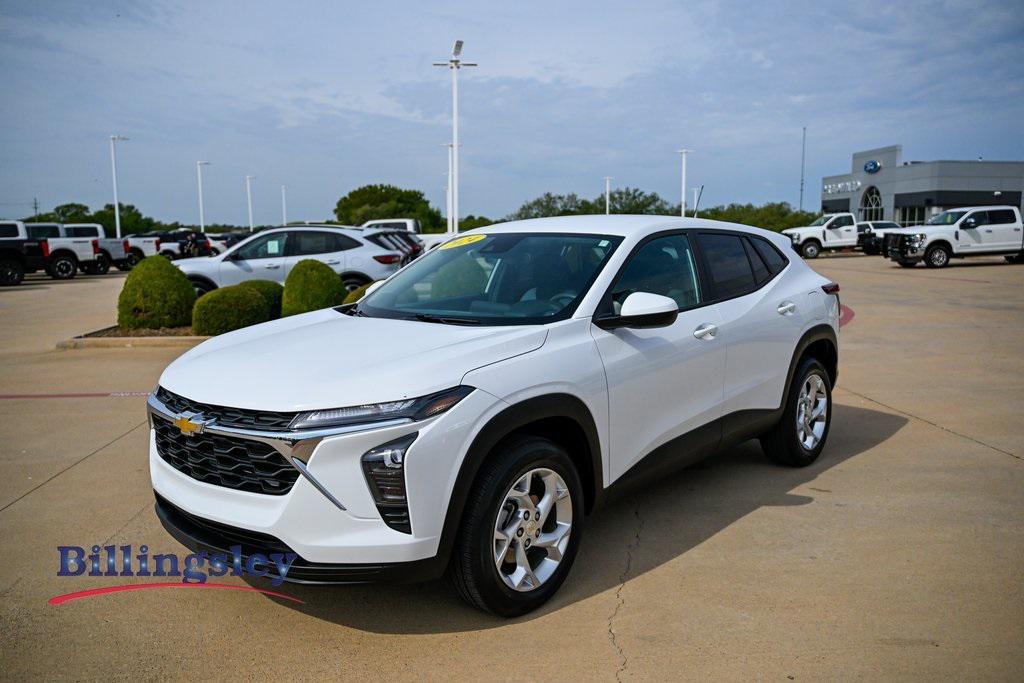 used 2024 Chevrolet Trax car, priced at $19,910