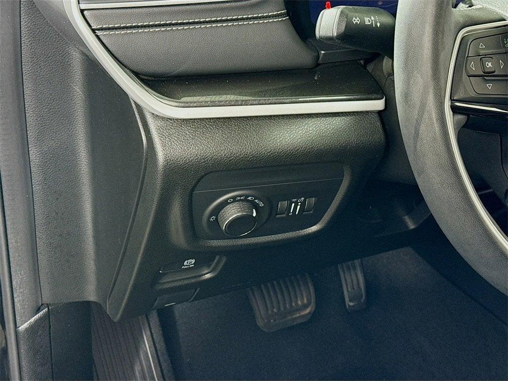 used 2023 Jeep Grand Cherokee car, priced at $31,997