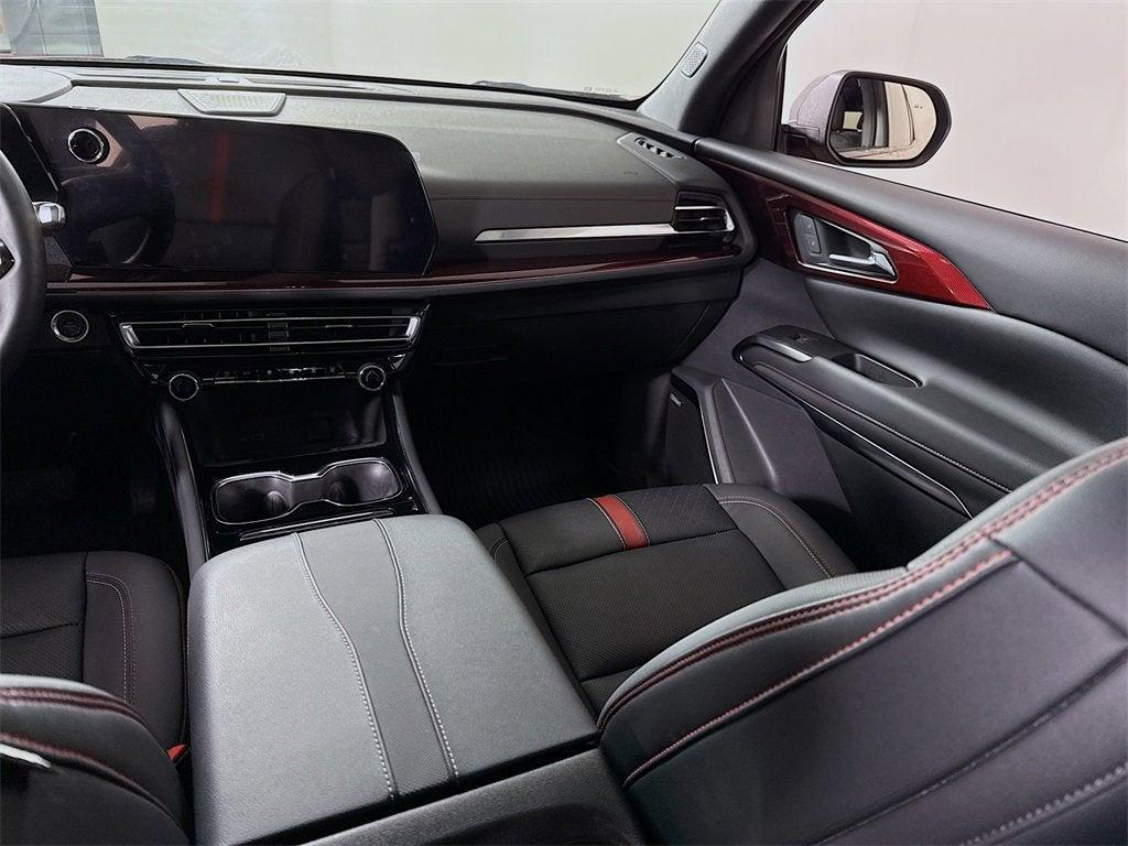 used 2024 Chevrolet Traverse car, priced at $50,997