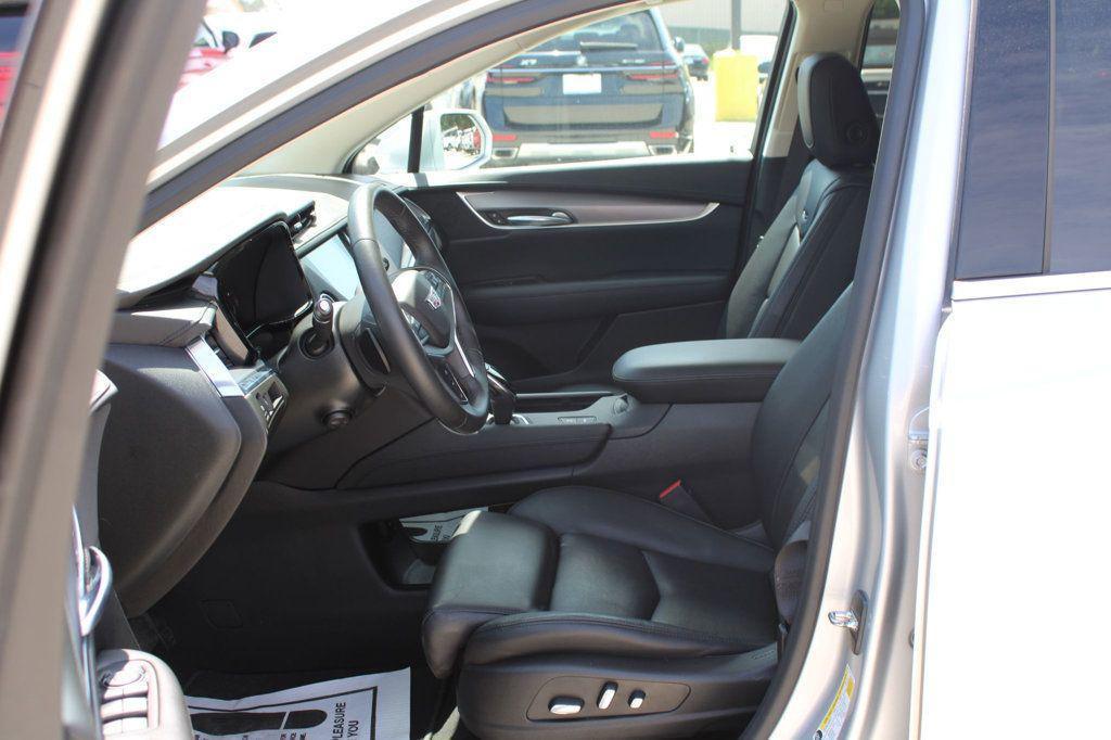 used 2017 Cadillac XT5 car, priced at $11,495