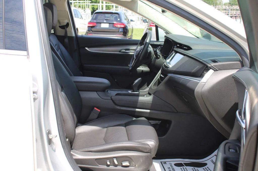 used 2017 Cadillac XT5 car, priced at $10,995