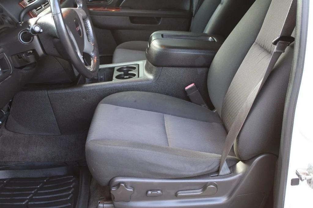 used 2014 GMC Yukon car, priced at $10,795