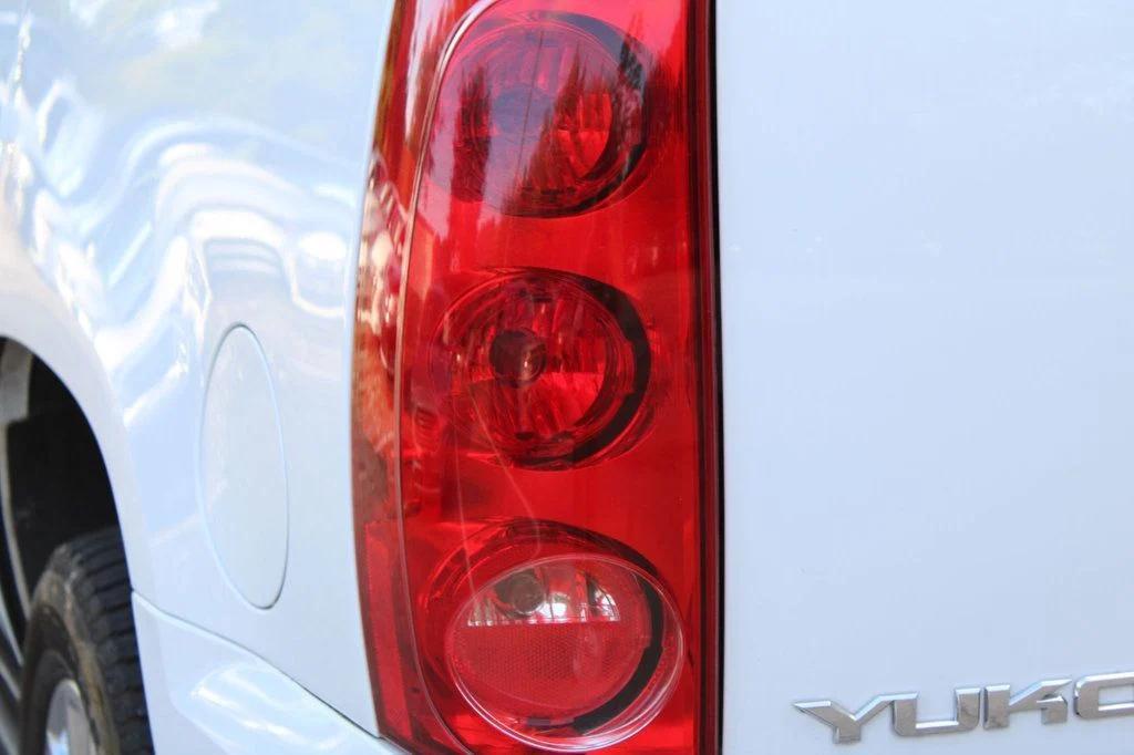 used 2014 GMC Yukon car, priced at $10,795