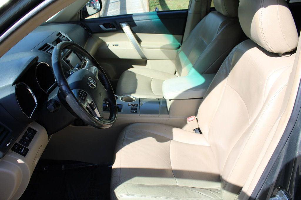 used 2013 Toyota Highlander car, priced at $9,450