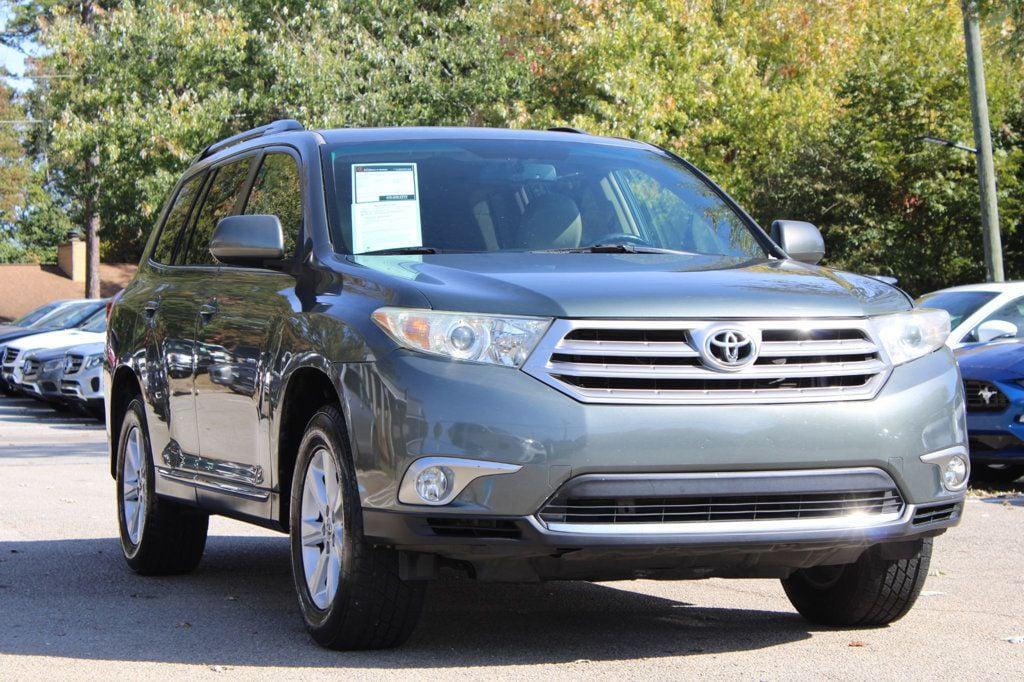 used 2013 Toyota Highlander car, priced at $9,450