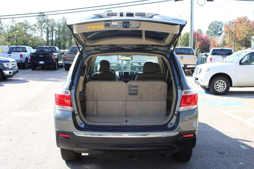 used 2013 Toyota Highlander car, priced at $9,450