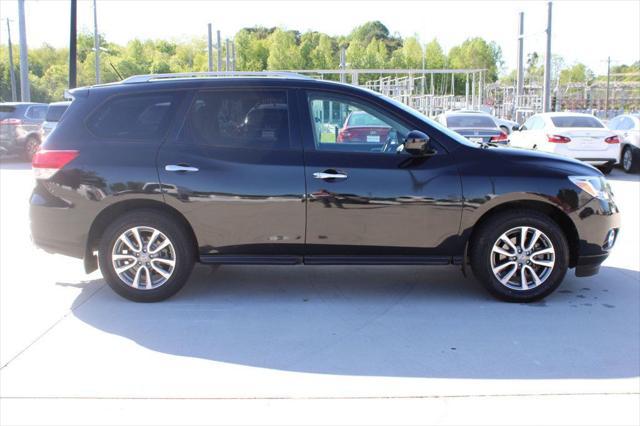 used 2016 Nissan Pathfinder car, priced at $9,395