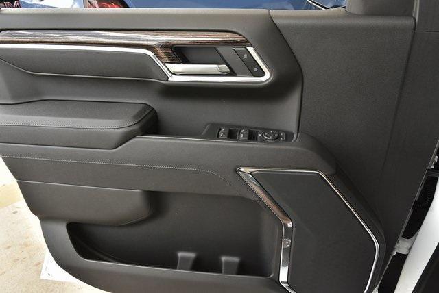 new 2025 GMC Sierra 1500 car, priced at $51,621