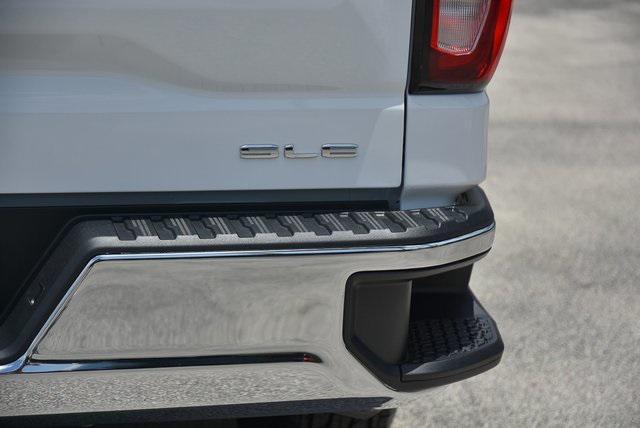 new 2025 GMC Sierra 1500 car, priced at $51,621