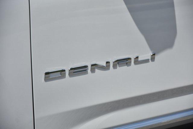 new 2025 GMC Yukon car