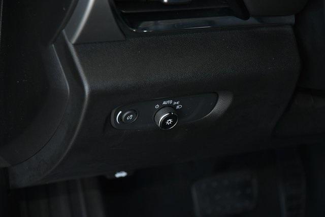 used 2020 Chevrolet Traverse car, priced at $19,627
