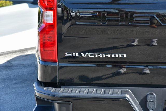 used 2024 Chevrolet Silverado 1500 car, priced at $35,592